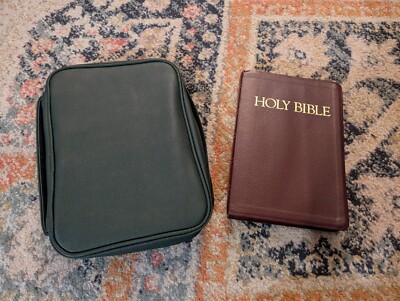 The First Scofield Study Bible King James Version ISBN 0-529-10955-7 UPSIDE DOWN-image