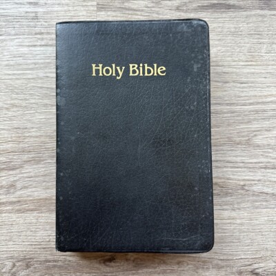 Holy Bible- NKJV- Giant Print/References/Concordance- Red Letter; Signed-image