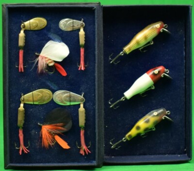 'Tackle Your Business' 9 French Fish Hooks c1957 In Leather Clamshell Box-image