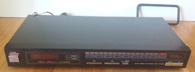 Vintage Fisher FM-39 Studio-Standard AM/FM Stereo Synthesizer Tuner-image