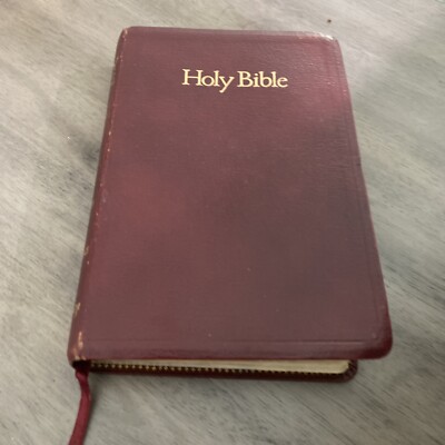 HOLY BIBLE King James Version REFERENCE EDITION, Burgundy Leather - Regency 2005-image