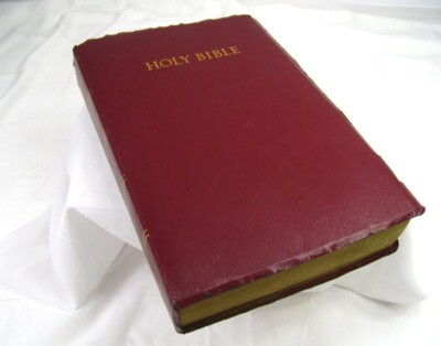 Holy Bible New King James Version Giant Print Center Column Reference Edition-image