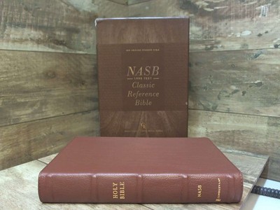 NASB, Classic Reference Bible, Genuine Leather, Buffalo, Brown, Red Letter, 1995-image