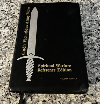 God's Victorious Army Bible Leather Spiritual Warfare Reference Edition 1988-image