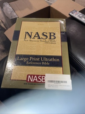 NASB Large Print Ultrathin Reference Bible (Black, Genuine Leather) #1563-image