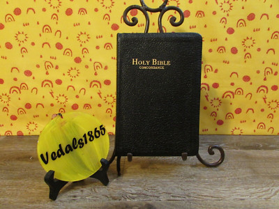 HOLY BIBLE Revised Standard Version, Concordance References, Leather, World 1962-image
