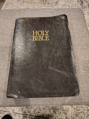 Holy Bible KJV Giant Print Center Column Reference Red Letter Black Nelson 893-image