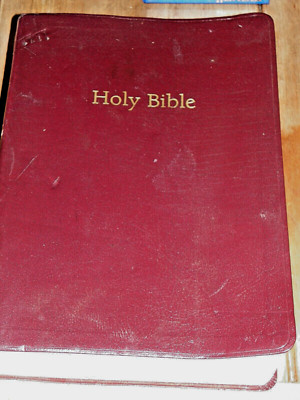 KJV Holy Bible: Super Giant Print Cross References Burgundy Leather?-image