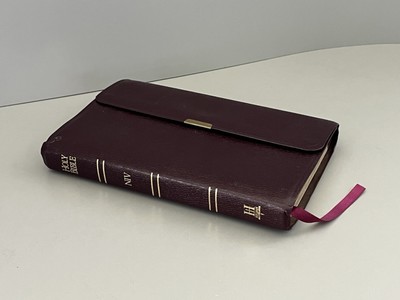 1995 NIV Bible Pocket-Sized Bonded Burgundy Leather Holman Snap Flap-image