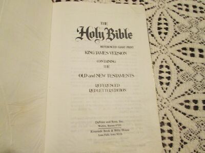 THE HOLY BIBLE REFERENCED GIANT PRINT KING JAMES VERSION REFERENCED RED LETTER-image