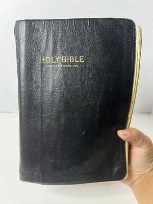 Holy Bible Red Letter Edition References World KJV Self-Pronouncing Edition-image
