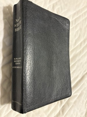 Nave’s Study Bible 1978 KJV Concordance Reference Edition  Black Leather-image