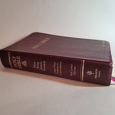 Holy Bible NKJV Giant Print Burgandy Leather References Concordance Red 1984-image