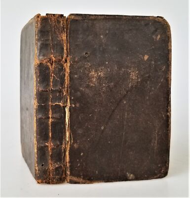 1698 antique MAUGERs FRENCH GRAMMAR grammaire francoise de claude mauger leather-image