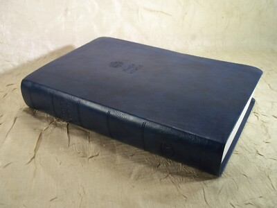 Holy Bible KJV Red letter Edition Giant Print Thomas Nelson Blue Leatherette-image