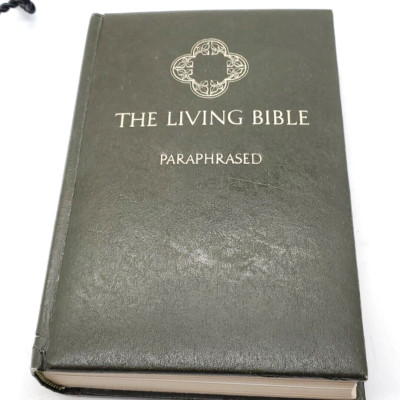 Tyndale The Living Bible Paraphrased 1971 Spiritual Bonded soft leather cover-image