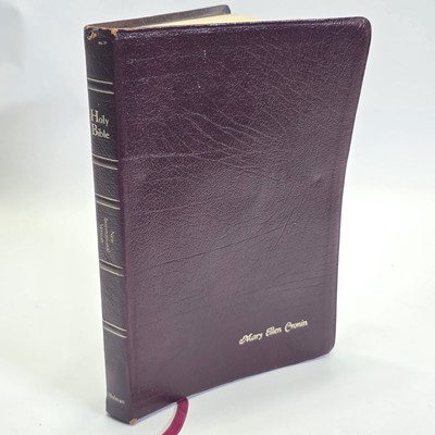 1985 NIV Holy Bible by Holman UltraThin Reference Edition Burgundy Leather.-image
