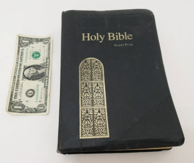 Holy Bible Giant Print Reference Edition Thomas Nelson 1976 - Black Leatherbound-image