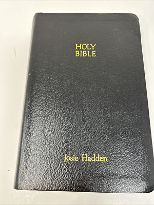 Holy Bible KIng James Version Giant Print Referenced RED LETTER 1976 Black-image