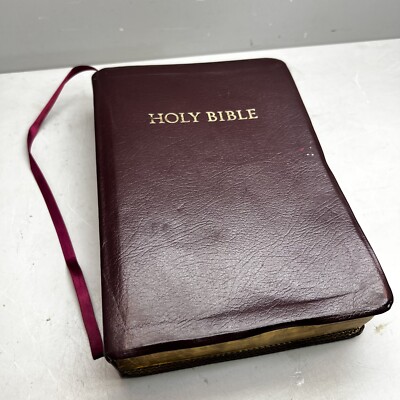 Holy Bible Giant Print Reference / Red Letter / Nelson 1976 Vintage Leather-image