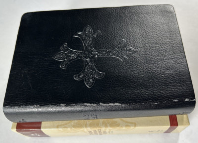 NCV Compact Center Column Reference Bible Black Bonded Leather OOP Clean-image