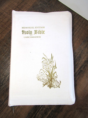 Vintage White Zipper 1974 HOLY BIBLE Memorial Edition Concordance Color Photos-image