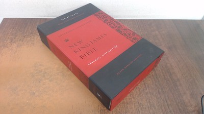 NKJV, Personal Size Reference Bible, Sovereign Collection, Genuin-image