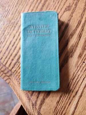 Websters Dictionary Vintage Self Pronouncing Vest Pocket Sz De Luxe Edition-image