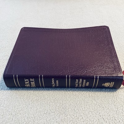 Hand Size Giant Print Reference Bible KJV Burgundy Leather Broadman & Holman-image