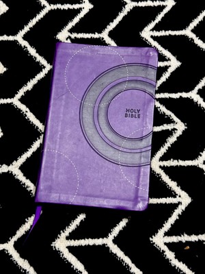 Thomas Nelson Holy Bible Gift Edition Purple Soft Touch Leather Feel Cover KJV-image