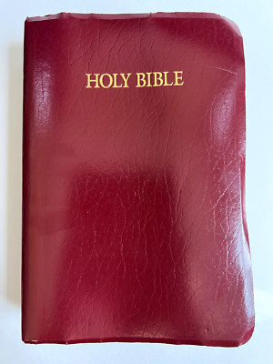 Holy Bible NKJV Giant Print Center Column Reference Edition Nelson 991BG Red,-image